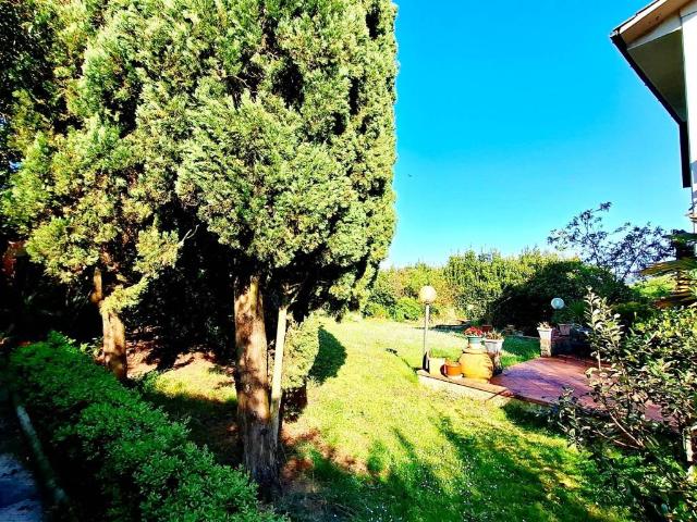 Villa Indipendente in vendita a Lastra A Signa, Toscana