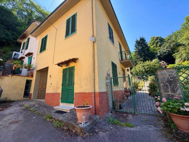Villa Indipendente in vendita a Lastra A Signa, Toscana