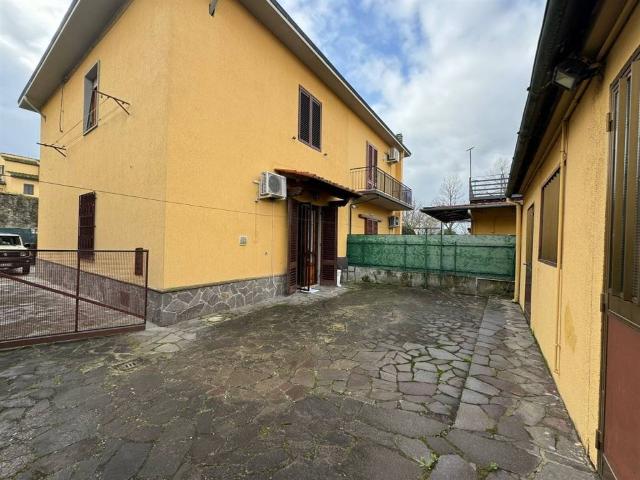 Villa Indipendente in vendita a Lastra A Signa, Toscana