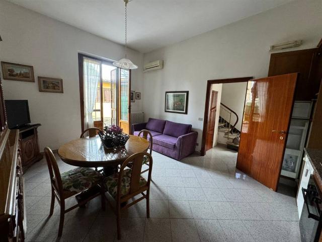 Villa Indipendente in vendita a Lastra A Signa, Toscana
