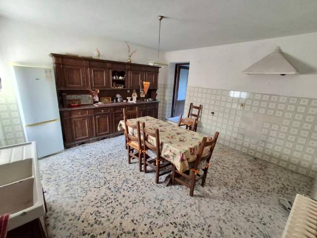 Villa Indipendente in vendita a Laterina Pergine Valdarno, Laterina