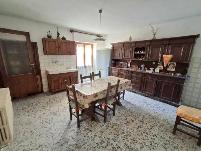 Villa Indipendente in vendita a Laterina Pergine Valdarno, Laterina