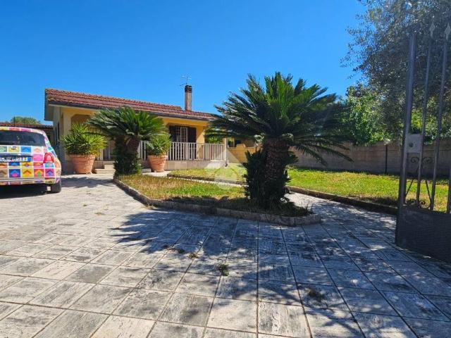 Villa Indipendente in vendita a Latina, Lazio