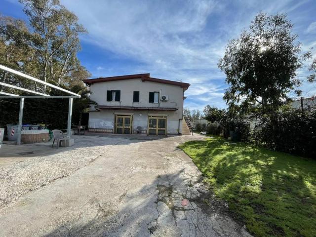 Villa Indipendente in vendita a Lido di Latina, Latina