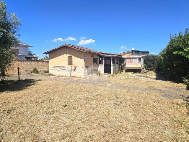 Villa Indipendente in vendita a Latina, Lazio