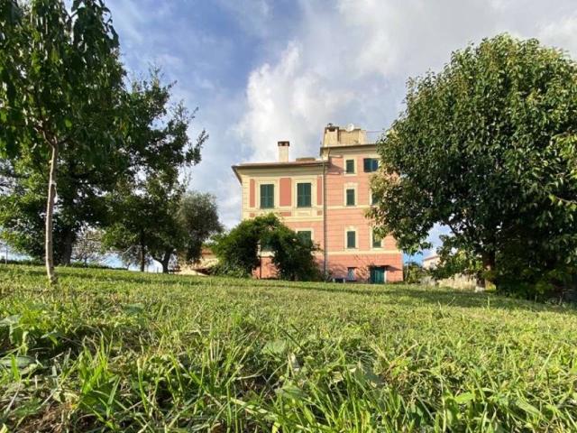 Villa Indipendente in vendita a Lavagna, Liguria