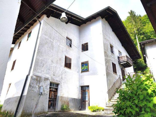 Villa Indipendente in vendita a Magnifica Comunità degli Altipiani Cimbri, Lavarone