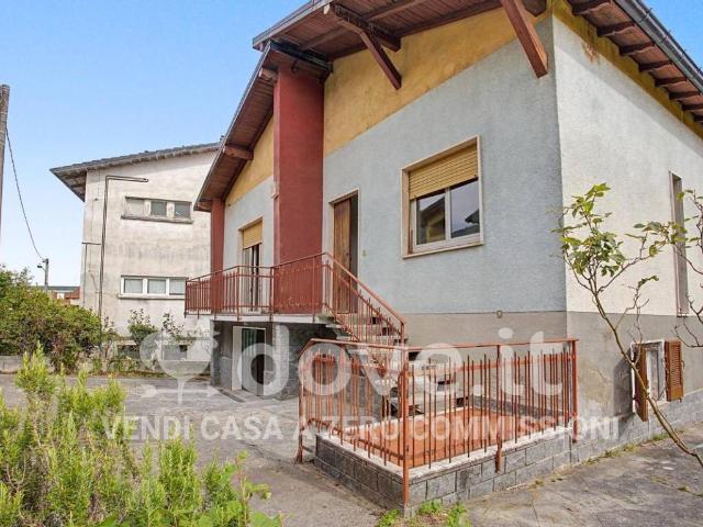Villa Indipendente in vendita a Comunità Montana Valli del Verbano, Capodisotto