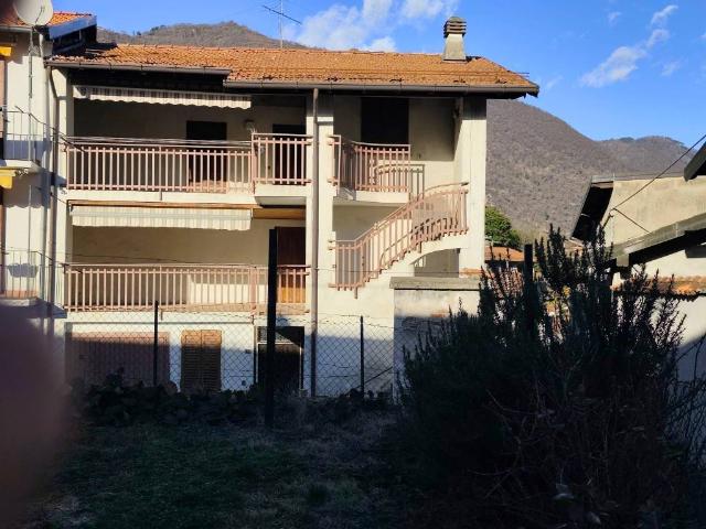 Villa Indipendente in vendita a Comunità Montana Valli del Verbano, Capodisotto