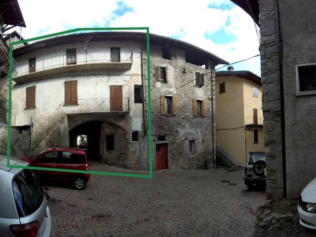 Villa Indipendente in vendita a Comunità montana della Valle Sabbia, Lavenone