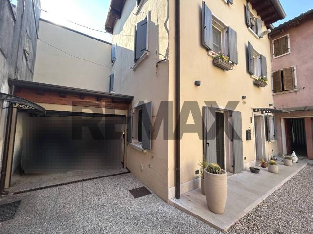Villa Indipendente in vendita a Lazise, Veneto
