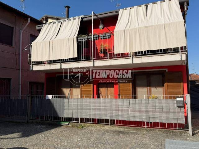 Villa Indipendente in vendita a Lazzate, Lombardia