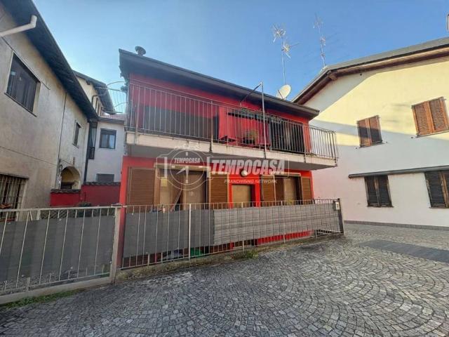Villa Indipendente in vendita a Lazzate, Lombardia