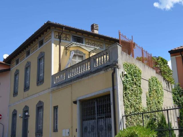 Villa Indipendente in vendita a Pescarenico, Lecco