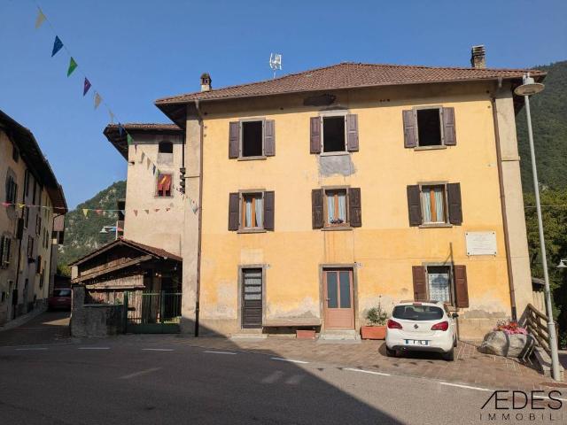 Villa Indipendente in vendita a Comunità Alto Garda e Ledro, Molina Di Ledro