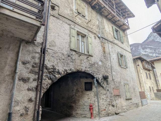 Villa Indipendente in vendita a Comunità Alto Garda e Ledro, Molina Di Ledro