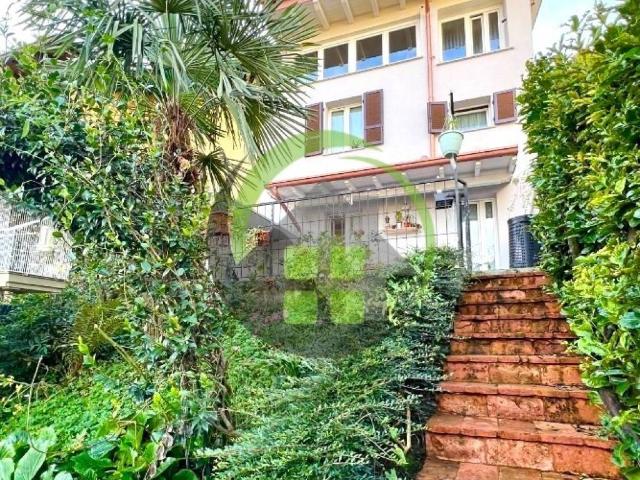 Villa Indipendente in vendita a Leffe, Lombardia