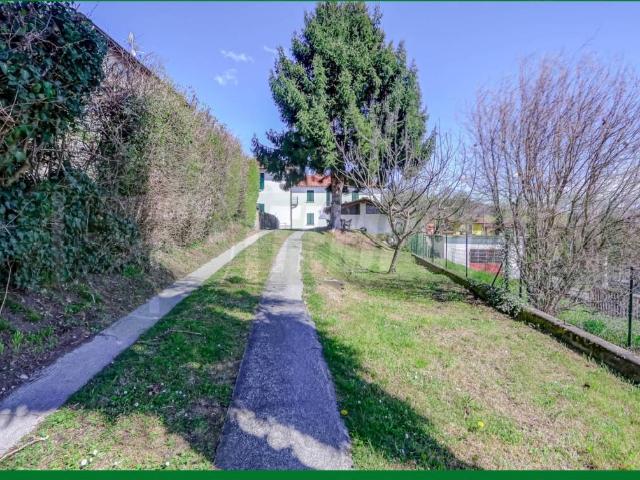 Villa Indipendente in vendita a Unione dei comuni del Medio Verbano, Leggiuno
