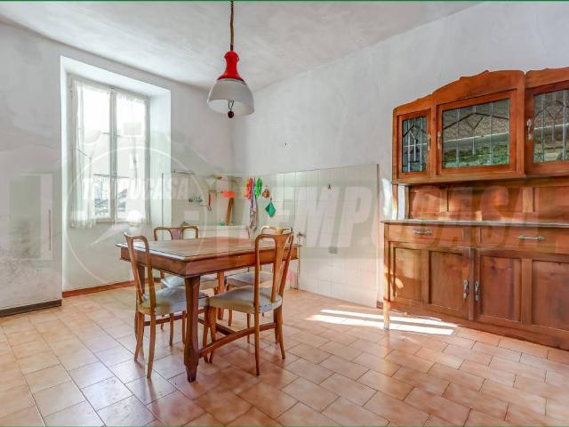 Villa Indipendente in vendita a Unione dei comuni del Medio Verbano, Leggiuno