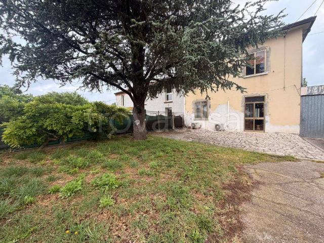 Villa Indipendente in vendita a Legnago, Veneto