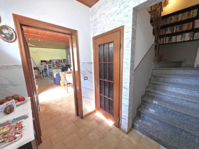 Villa Indipendente in vendita a Oltrestazione, Legnano