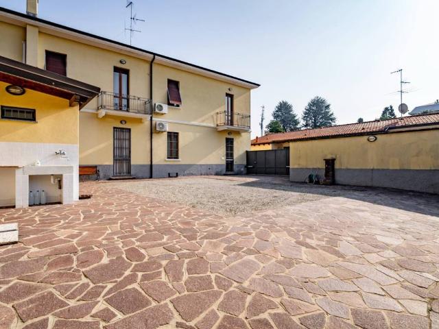 Villa Indipendente in vendita a Oltresempione, Legnano