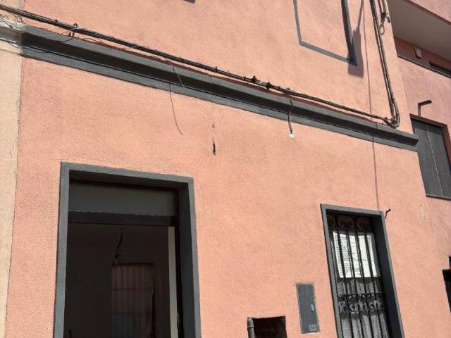 Villa Indipendente in vendita a Oltresempione, Legnano