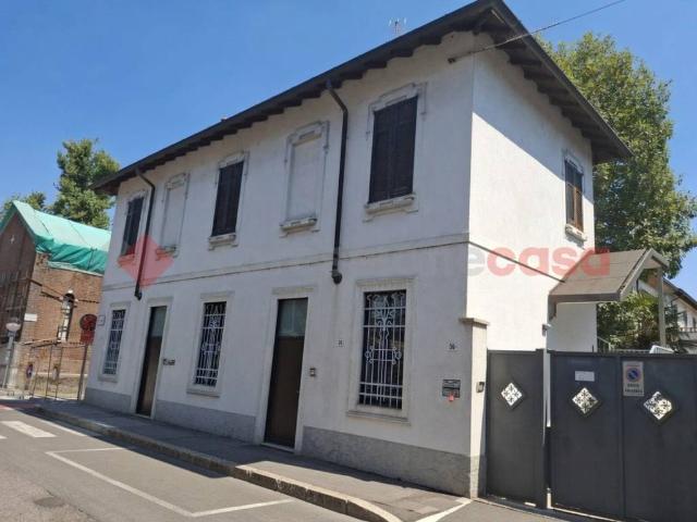 Villa Indipendente in vendita a Oltresempione, Legnano