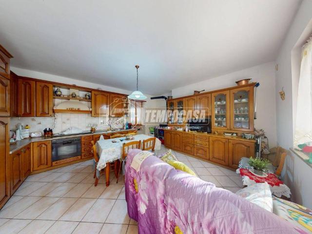 Villa Indipendente in vendita a Leini, Torino