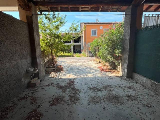 Villa Indipendente in vendita a Leno, Lombardia