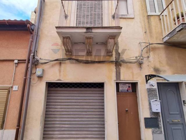 Villa Indipendente in vendita a Lentini, Sicilia