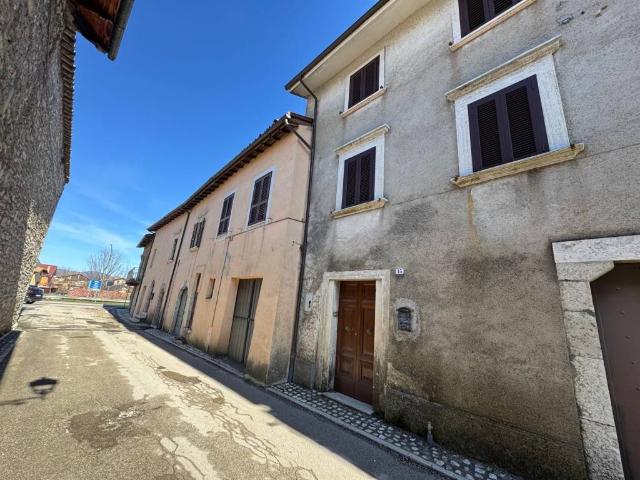 Villa Indipendente in vendita a Leonessa, Lazio