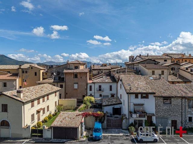 Villa Indipendente in vendita a Leonessa, Lazio