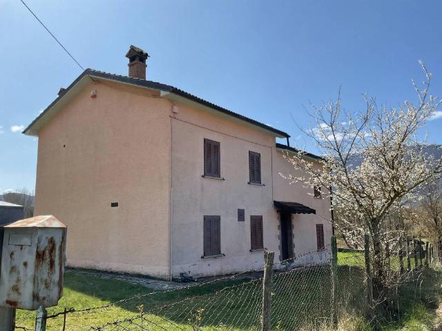 Villa Indipendente in vendita a Leonessa, Lazio