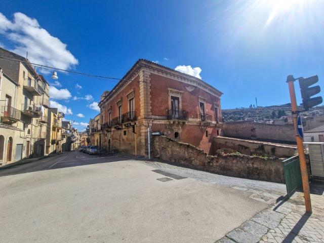 Villa Indipendente in vendita a Leonforte, Sicilia