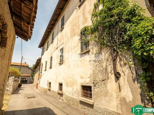 Rustico in vendita a Villa Lesa, Piemonte