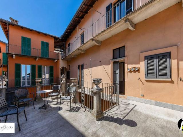 Villa Indipendente in vendita a Villa Lesa, Piemonte