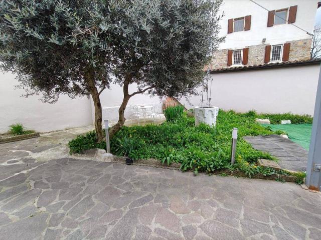 Villa Indipendente in vendita a Lesignano De' Bagni, Reggio Emilia