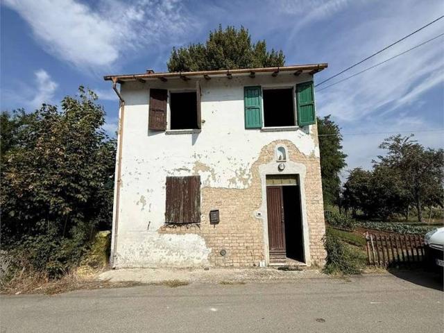 Villa Indipendente in vendita a Lesignano De' Bagni, Reggio Emilia
