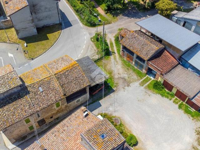 Villa Indipendente in vendita a Lesignano De' Bagni, Reggio Emilia