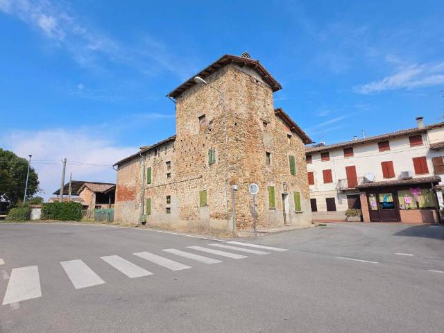 Villa Indipendente in vendita a Santa Maria del Piano, Lesignano de' Bagni