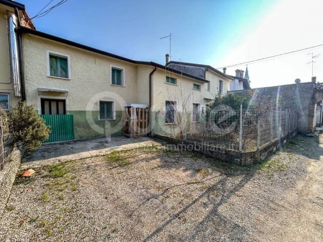 Villa Indipendente in vendita a Lestizza, Friuli-Venezia Giulia