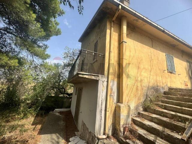 Villa Indipendente in vendita a Lettomanoppello, Abruzzo