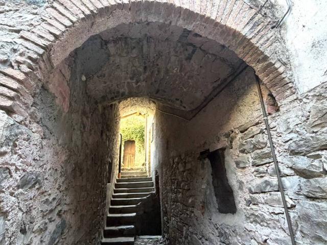 Villa Indipendente in vendita a Lezzeno, Lombardia