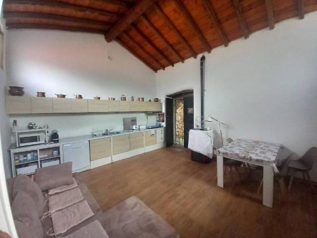 Villa Indipendente in vendita a Lezzeno, Lombardia