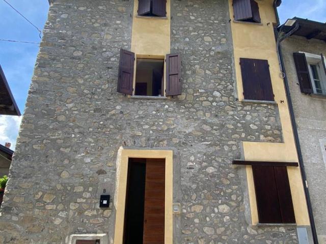 Villa Indipendente in vendita a Lierna, Lombardia