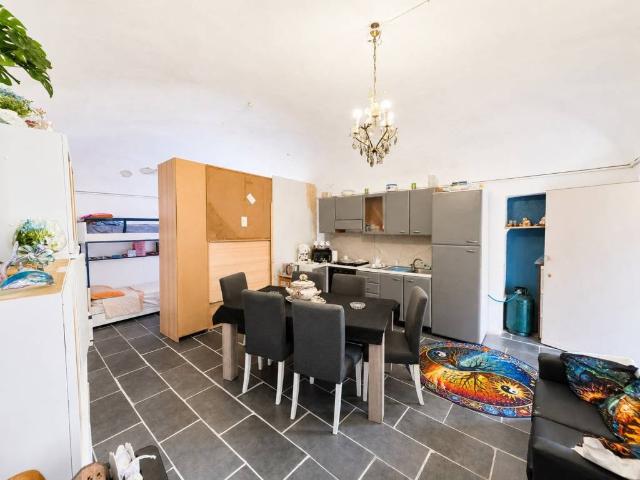 Villa Indipendente in vendita a Piemonte, Vercelli