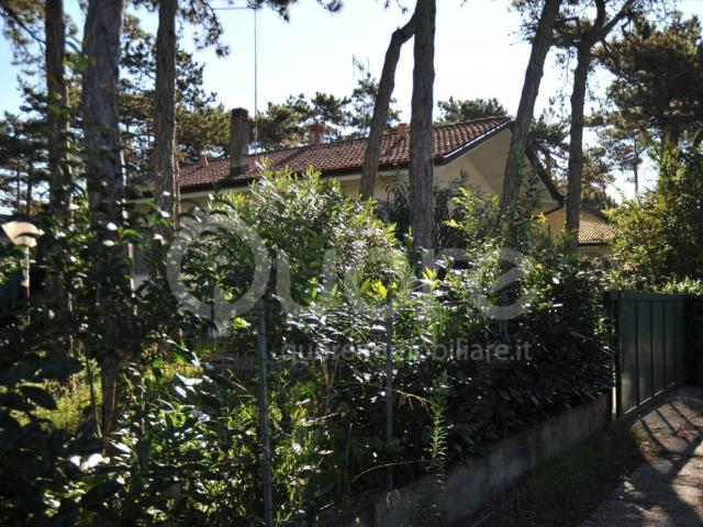 Villa Indipendente in vendita a Lignano Pineta