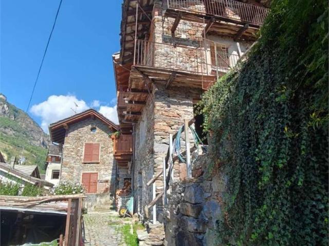 Villa Indipendente in vendita a Fey, Lillianes