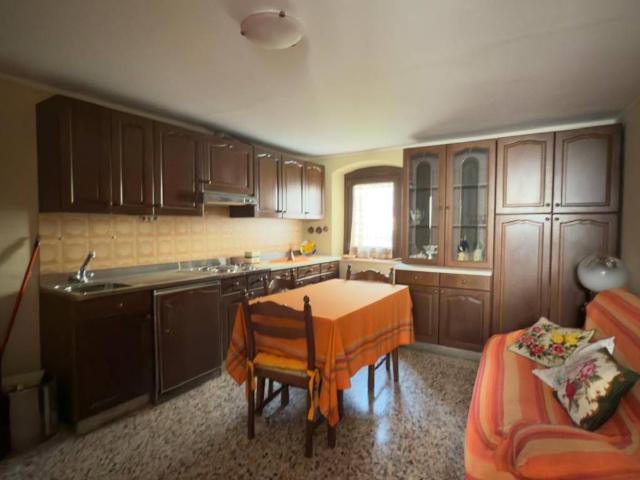 Villa Indipendente in vendita a Lillianes, Aosta